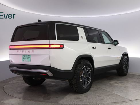 Used 2024 Rivian R1S Adventure AWD/4WD image 3