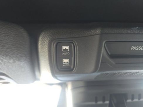 Certified 2025 Jeep Wrangler Willys image 25