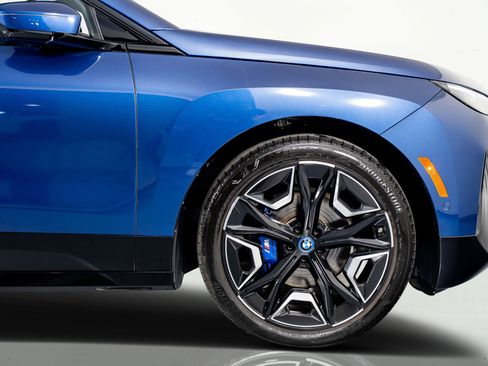 Used 2024 BMW iX M60 image 7