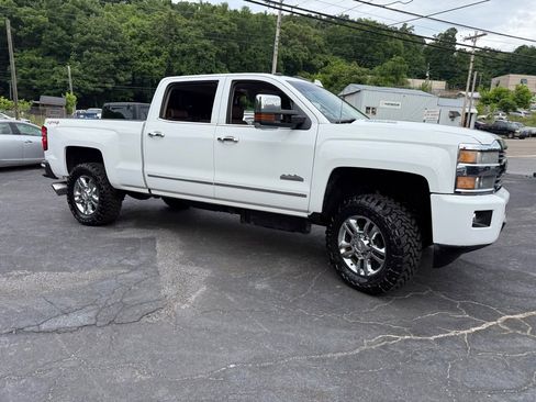 Used 2015 Chevrolet Silverado 2500 High Country w/ Duramax Plus Package AWD/4WD image 10