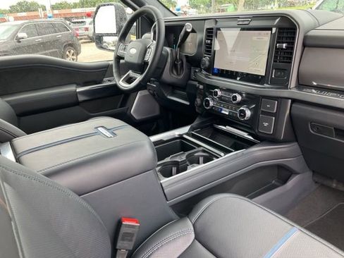 New 2025 Ford F250 Platinum image 18