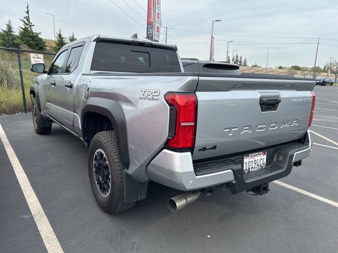 Used 2024 Toyota Tacoma TRD Off-Road w/ TRD Off Road Upgrade Package AWD/4WD image 3
