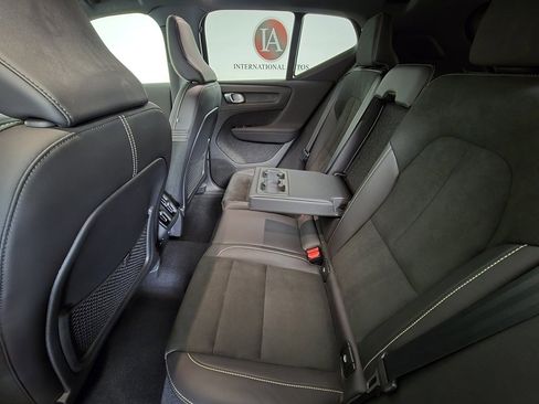 Used 2022 Volvo XC40 T5 R-Design w/ Advanced Package image 20