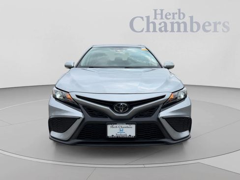 Used 2024 Toyota Camry SE FWD image 2