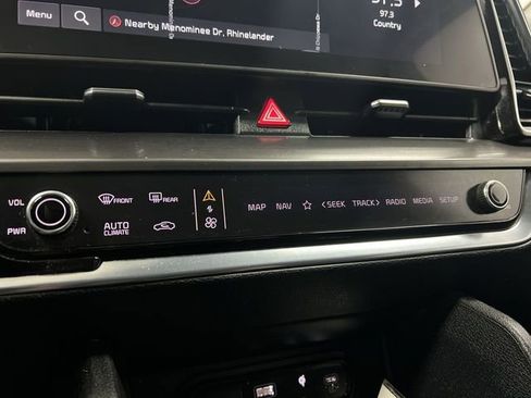 Used 2023 Kia Sportage EX image 18