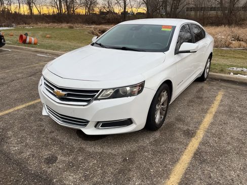 Used 2014 Chevrolet Impala LT w/ Convenience Package image 3