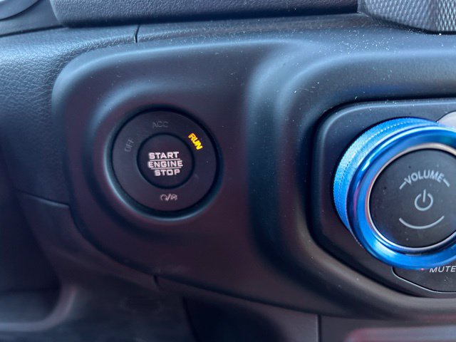 Used 2018 Jeep Wrangler Unlimited Sahara AWD/4WD image 19