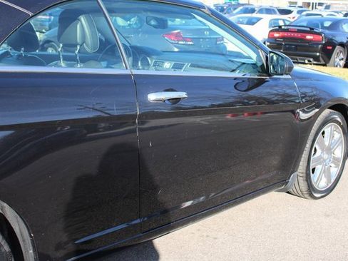 Used 2010 Chrysler Sebring Limited image 42