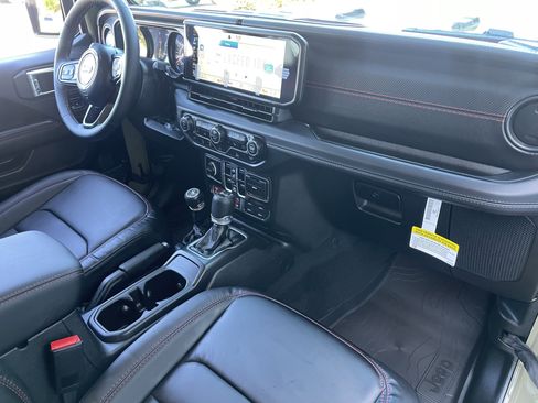 New 2026 Jeep Wrangler Unlimited Rubicon AWD/4WD image 27