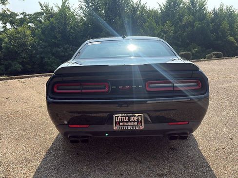 Used 2016 Dodge Challenger R/T Scat Pack RWD image 6
