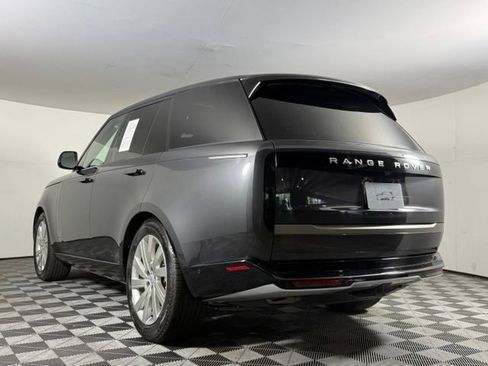 Used 2024 Land Rover Range Rover SE AWD/4WD image 4
