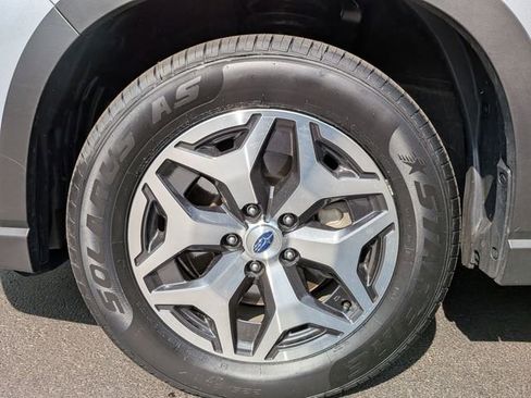 Used 2023 Subaru Forester Premium AWD/4WD image 9