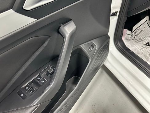 Used 2025 Volkswagen Jetta S image 9