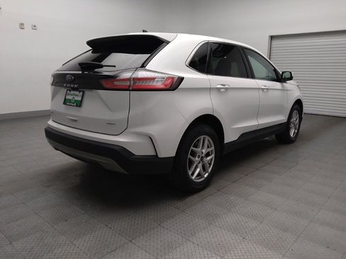 Used 2024 Ford Edge SEL image 9