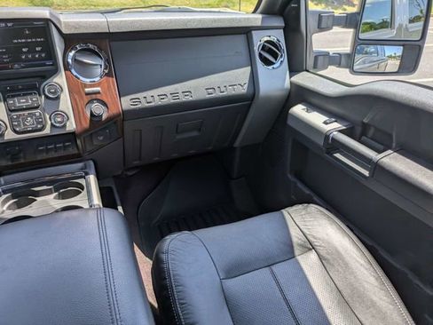 Used 2014 Ford F250 Lariat w/ Lariat Interior Package AWD/4WD image 16
