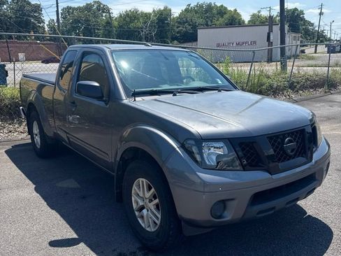 Used 2018 Nissan Frontier SV RWD image 3