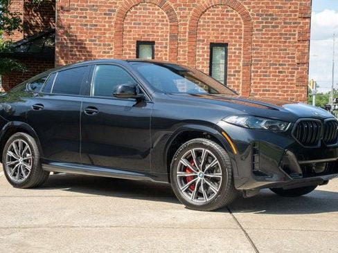 Used 2024 BMW X6 M60i AWD/4WD image 3