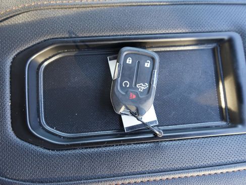 Used 2022 GMC Sierra 1500 AT4 w/ AT4 Premium Package image 28