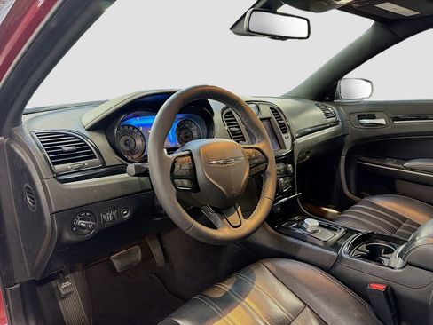 Used 2022 Chrysler 300 S RWD image 9