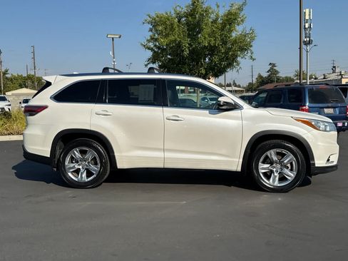 Used 2015 Toyota Highlander Limited w/ Driver Technology Package AWD/4WD image 6