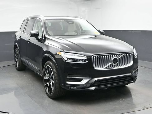 Used 2024 Volvo XC90 B5 Plus w/ Protection Package AWD/4WD image 2