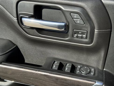 Used 2022 Chevrolet Silverado 1500 LTZ image 24