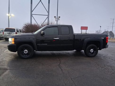 Used 2007 Chevrolet Silverado 1500 LT w/ 1LT Convenience Package image 5