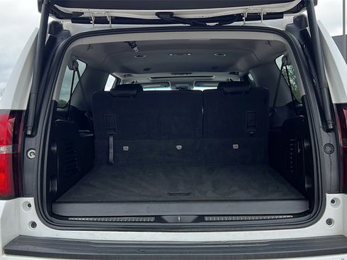 Used 2020 Chevrolet Suburban LT image 38