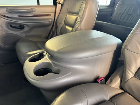 Used 2000 Lincoln Navigator 2WD image 21