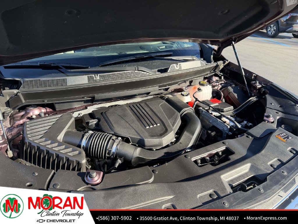 Used 2024 Chevrolet Traverse LT w/ LPO, Floor Liner Package FWD image 11