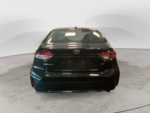Used 2022 Toyota Corolla LE image 4