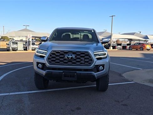Used 2022 Toyota Tacoma TRD Off-Road image 3