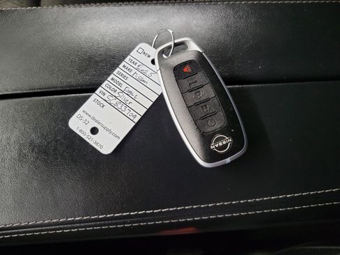 Used 2025 Nissan Rogue SV image 25