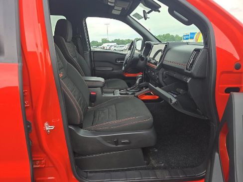 Used 2025 Nissan Frontier Pro-X RWD image 5