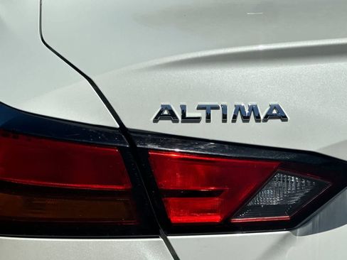 Certified 2022 Nissan Altima 2.5 SR FWD image 33