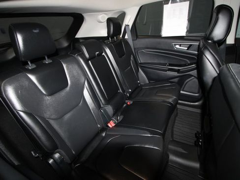 Used 2020 Ford Edge Titanium AWD/4WD image 24