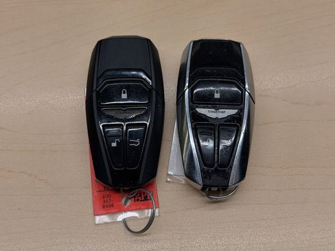 Used 2020 Aston Martin V8 Vantage Coupe RWD image 40