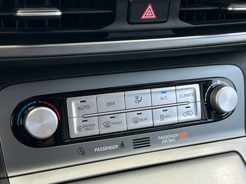 Used 2022 Hyundai Kona SEL image 21