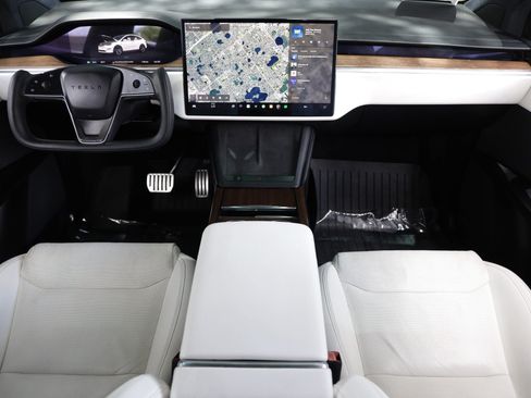 Used 2022 Tesla Model X AWD/4WD image 2