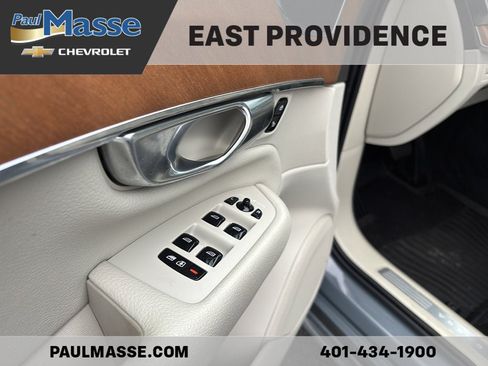 Used 2022 Volvo XC90 T6 Momentum w/ Climate Package AWD/4WD image 10
