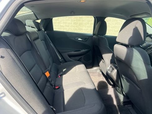 Used 2017 Chevrolet Malibu LT w/ Driver Confidence Package FWD image 12