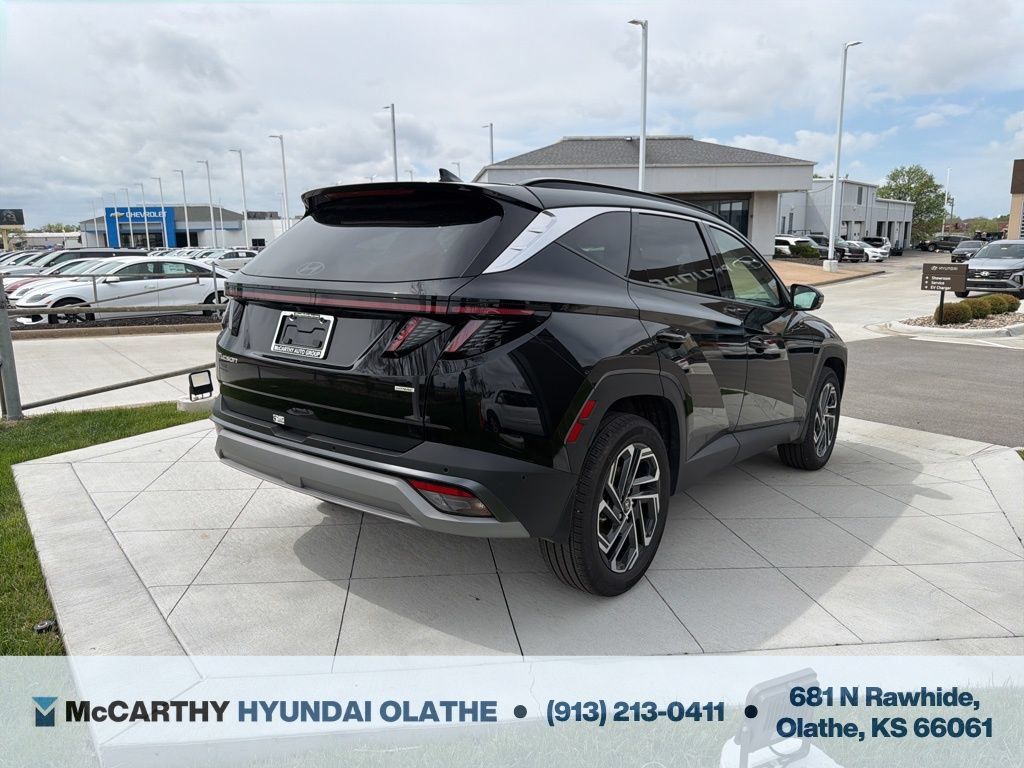 Used 2025 Hyundai Tucson Limited AWD/4WD image 18