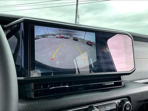 Used 2024 Jeep Wrangler Sport S image 13