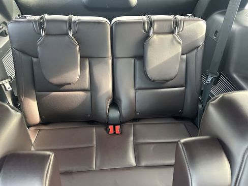 Used 2025 Ford Explorer Platinum image 14