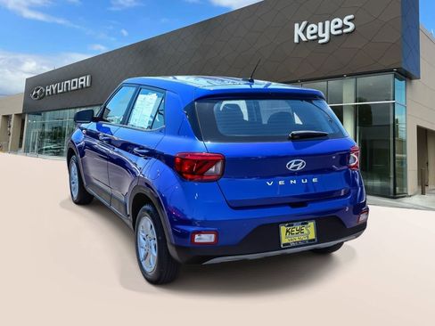 Certified 2024 Hyundai Venue SE FWD image 7