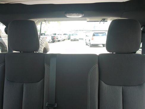 Used 2015 Jeep Wrangler Unlimited Rubicon w/ Connectivity Group AWD/4WD image 24