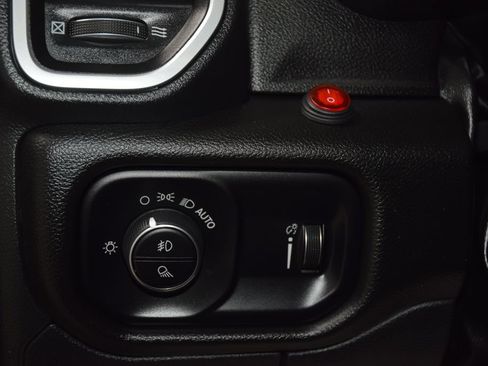 Used 2023 RAM 1500 Big Horn AWD/4WD image 45