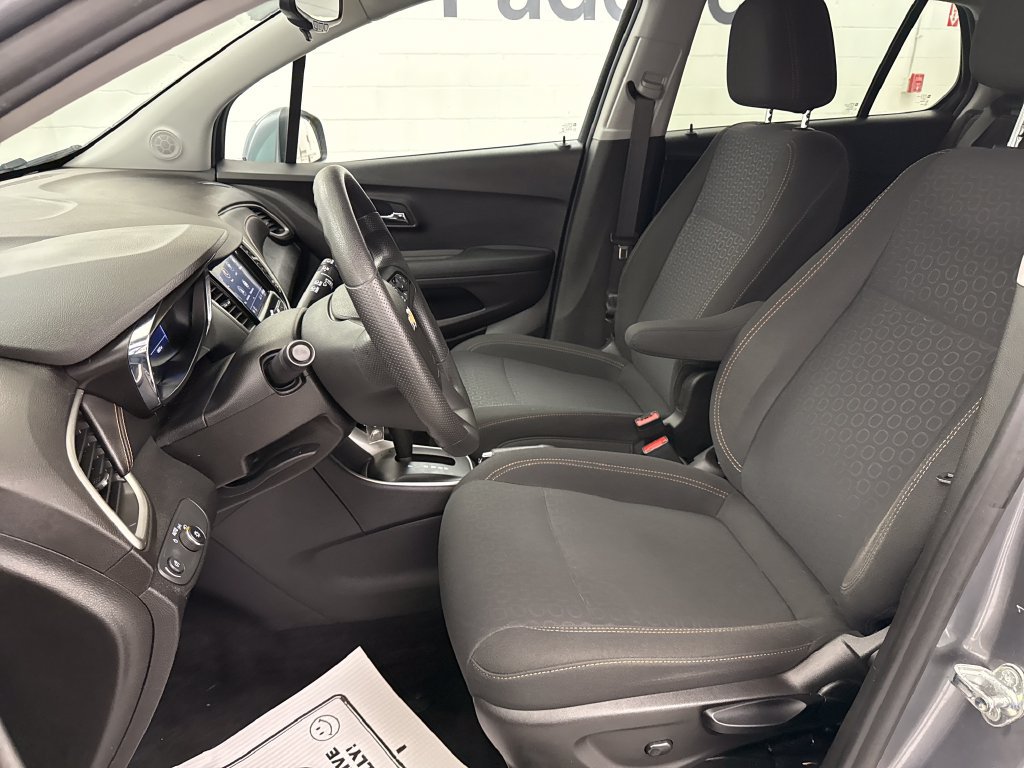 Used 2020 Chevrolet Trax LS w/ Tint and Cruise Package AWD/4WD image 13