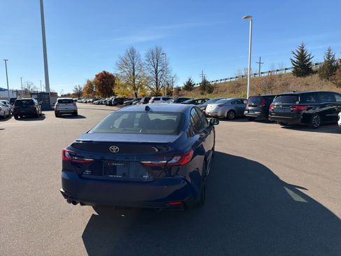 Used 2025 Toyota Camry SE image 21