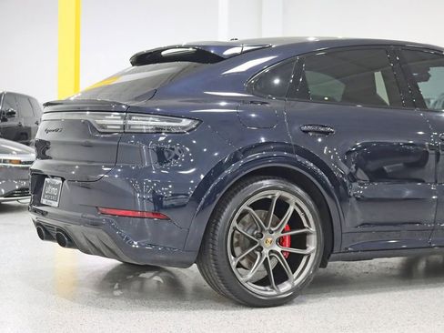 Used 2023 Porsche Cayenne GTS image 9